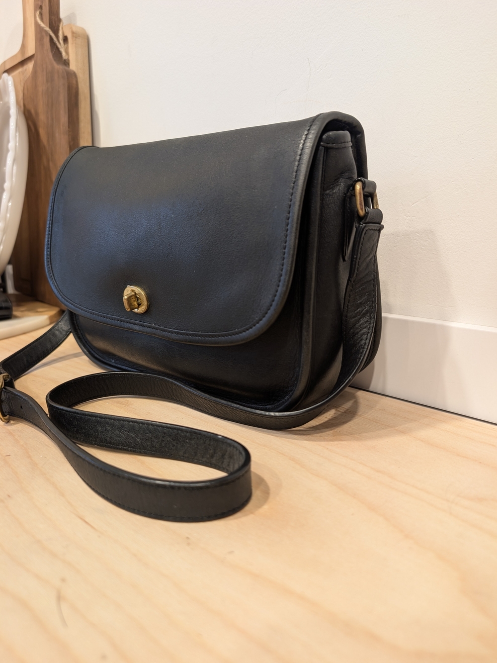 Authentic Vintage Coach Black Leather City Bag Crossbody 9790 - Picture 4 of 15